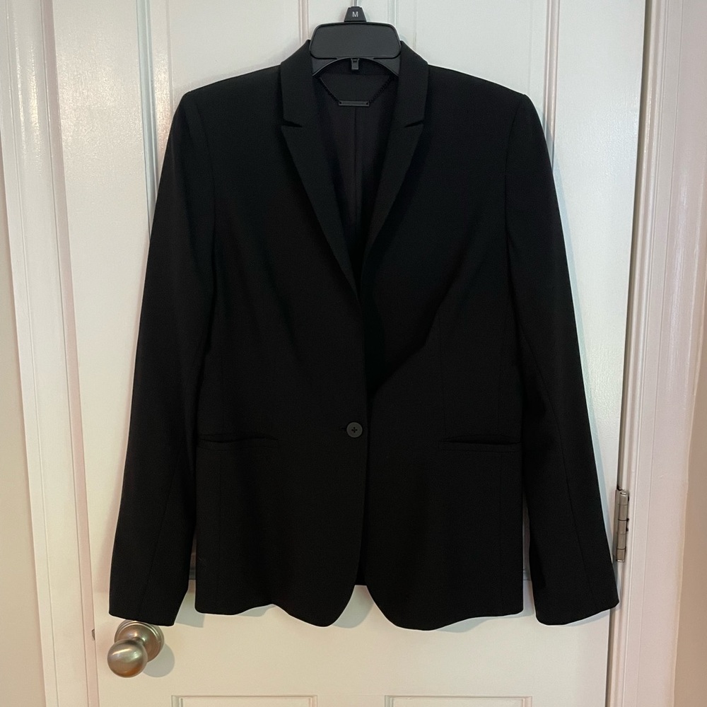 Elie Tahari Single Button Blazer